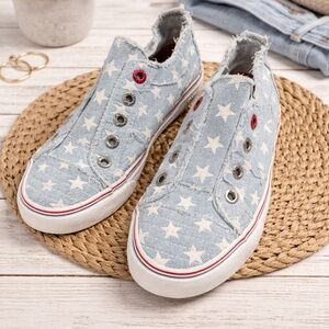 Blowfish Malibu Star Print Distressed Denim Slip-On Sneakers Size 8
